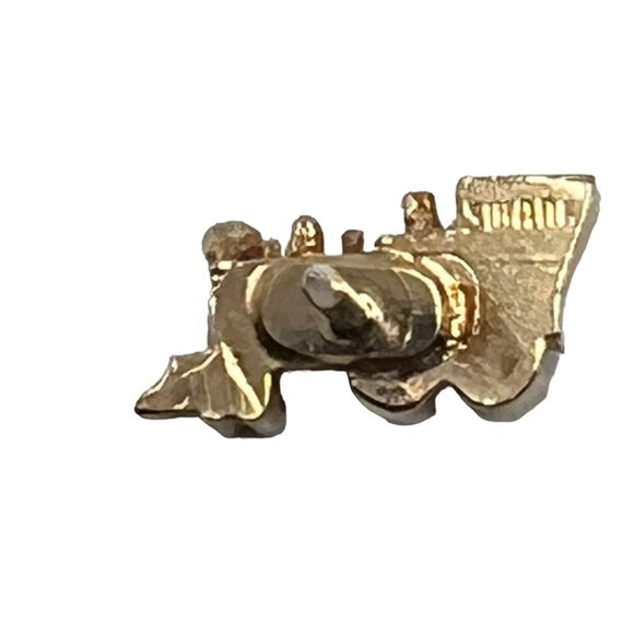 Vintage Swank Train Engine Tie Tack Pin Gold Tone Green Accent Railroad Pin‎ - Picture 5 of 9